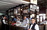 Kaffee in der Altstadt; rustikale, traditionelle Ausstattung mit typischem argentinischen Flair