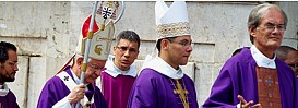 Salvador de Bahia ist Bischhofsitz; Vorbereitung einer Priesterweihe