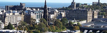 Blick vom Edinburgh Castle auf die Stadt