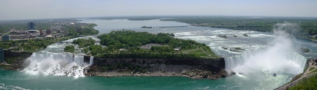 Hufeisen Wasserfall; rechts amerikaninscher Fall, links kanadischer Wasserfall